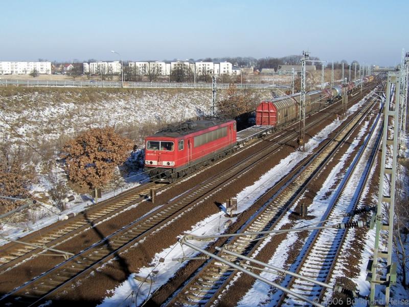 155 072 kurz nach Ausfahrt aus Berlin-Schnefeld Flughafen am 22.1.2006.