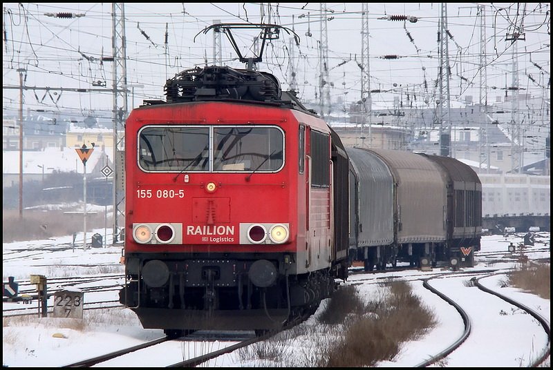 155 080-5 f�hrt -45504- nach Mukran.  Stralsund am 21.02.09 