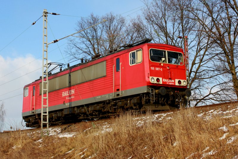 155 087 als Leerfahrt unweit Mnsa bei Altenburg, 18.02.09