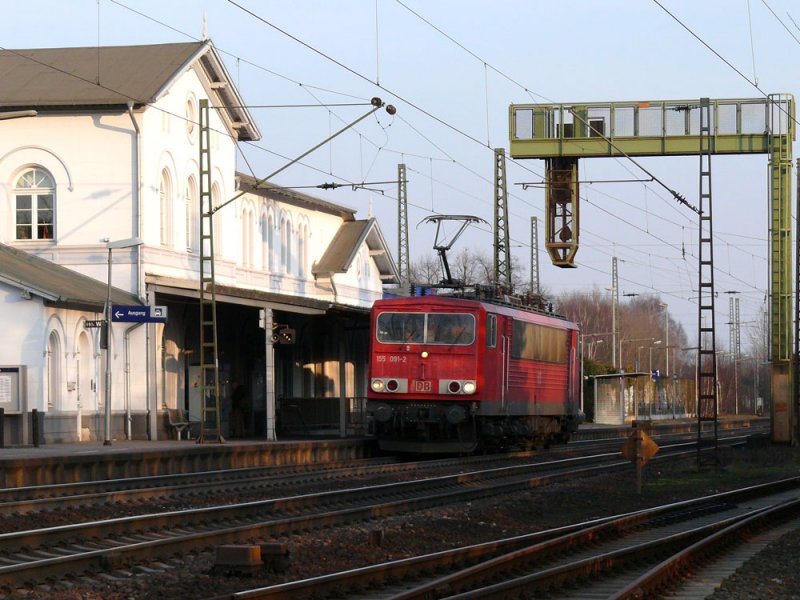 155 091 Lz bei Durchfahrt durch Winsen an der Luhe in Richtung Hamburg, 04.03.2009
