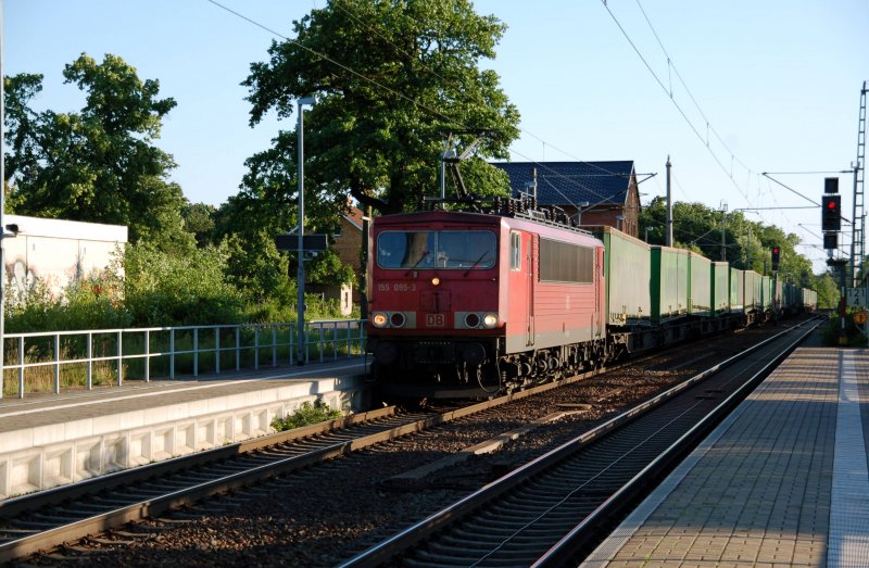 155 095 durchfhrt mit einem Hangartner Burgkemnitz Richtung Berlin. Fotografiert am 29.05.09.