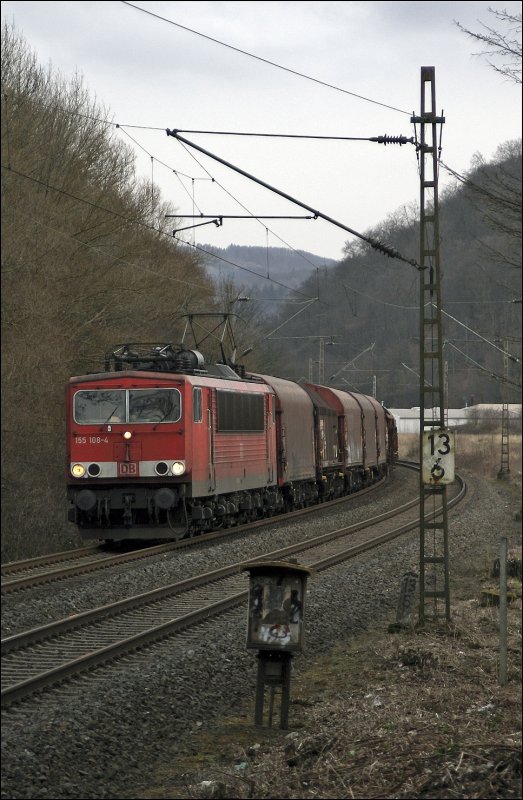 155 108 bringt den 52296 von Finnentrop nach Hagen-Vorhalle. (13.03.2009)