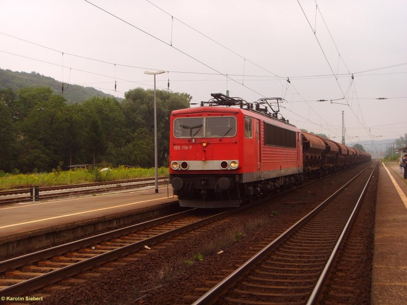 155 116 mit G�terwagen bei einer Durchfahrt in Gro�heringen am 08.08.2007