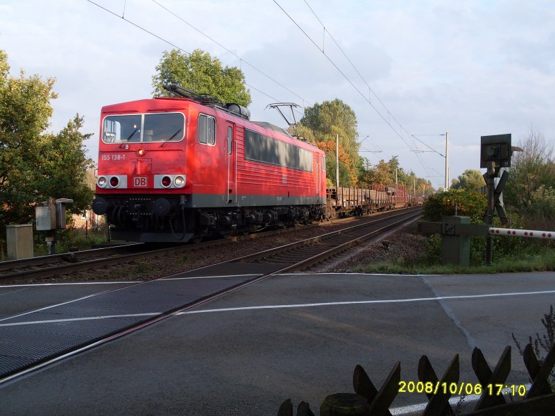 155 138-1 mit Stahlzug Hhe Peine am 07.10.2008
