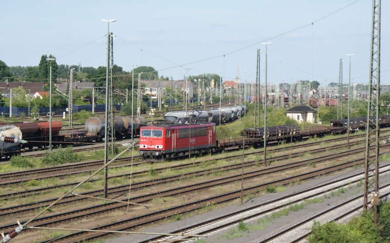 155 158-7 beim abstellen von Gterwagen in den Seelzer Rbf.