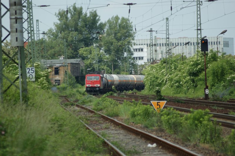 155 168-8 mit ihren Gz Richtung Bitterfeld bei Dessau am 22.05.2009