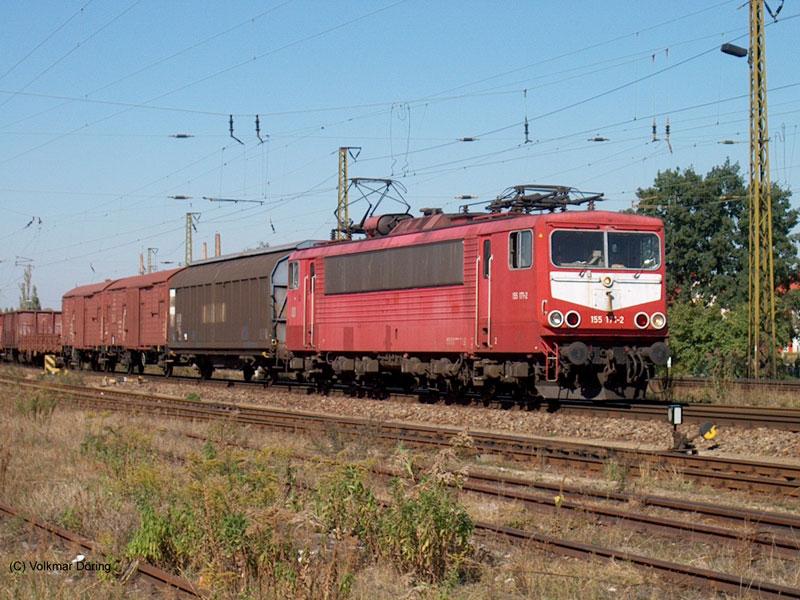 155 171 mit einem gemischtewn Gterzug bei Coswig(Dresden), (26.09.2003)
