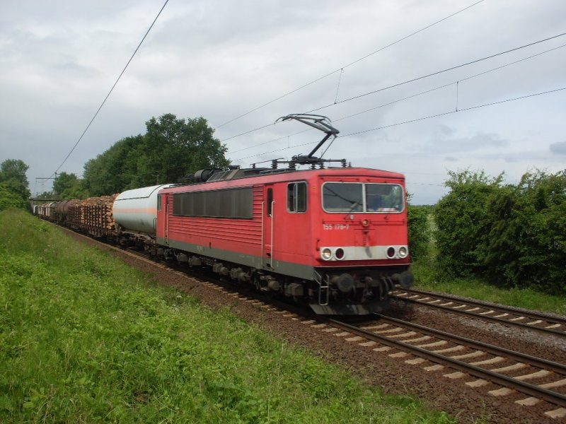 155 178 mit einem Gemischtwarenladen durch Hannover Ahlten in Richtung Lehrte