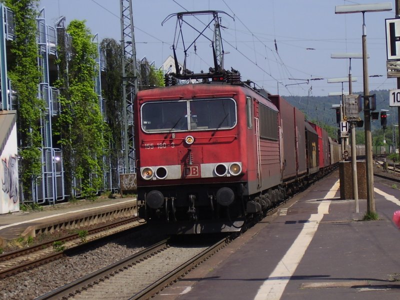 155-180 mit einen Ganzzug hier im Bahnhof Gelnhausen, 27.03.2007