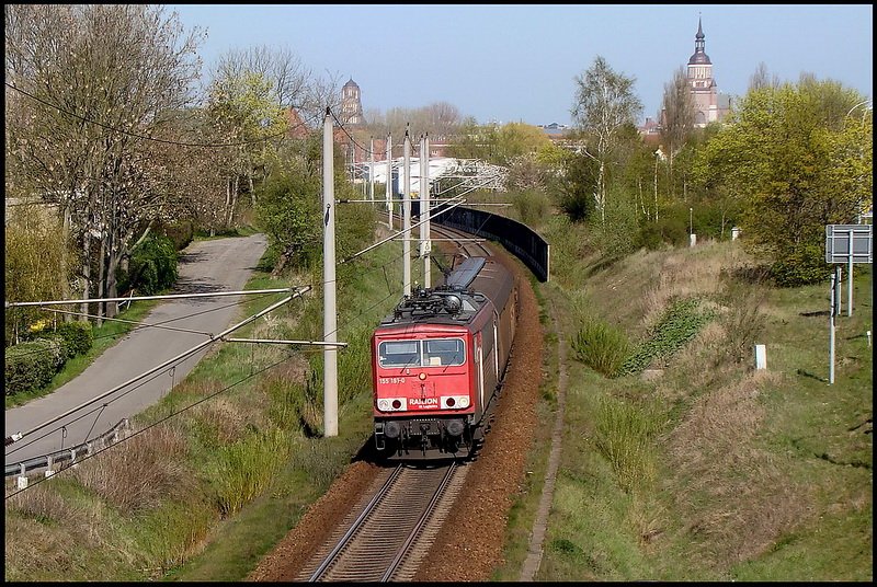 155 191-0 ist mit -45503- unterwegs nach Rostock.
(kurz vor dem Hp Stralsund Grnhufe am 23.04.09)