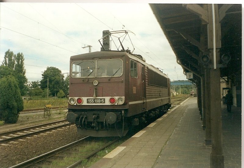 155 198 mu�te als Lz nach Mukran in Bergen/R�gen auf Ausfahrt warten.
