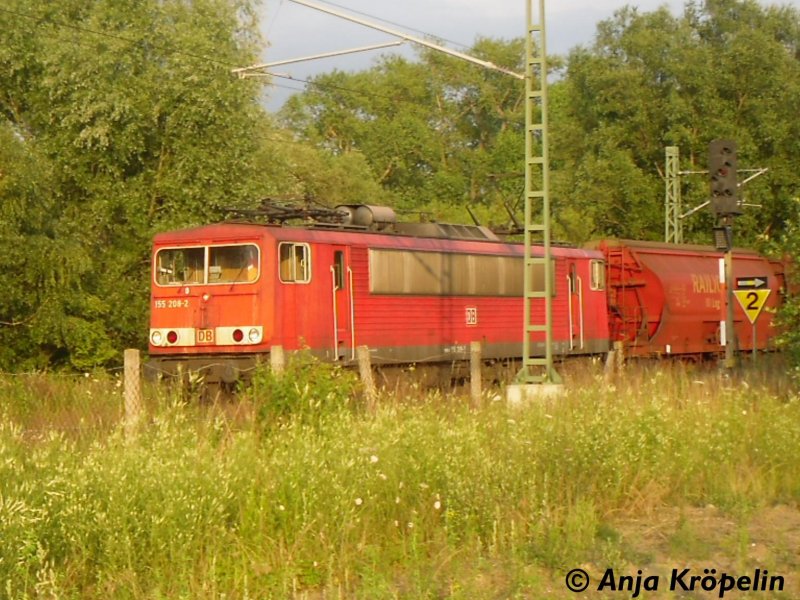 155 208 mit Kalizug in Richtung Wismarer  Hafen am 13. Juli 2009