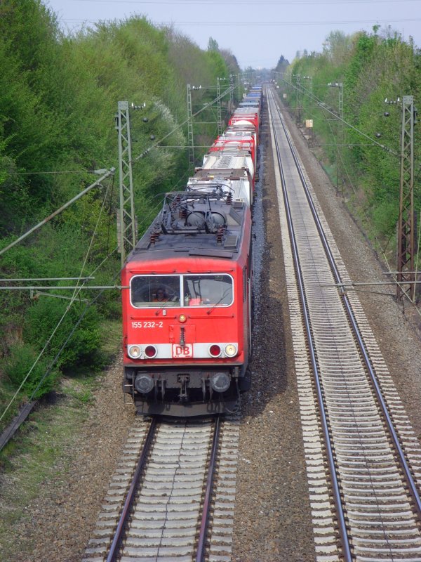 155 232-2 mit einem KLV-Zug kurz nach Bad Krozingen. Gru� an den netten Tf! 15.04.09