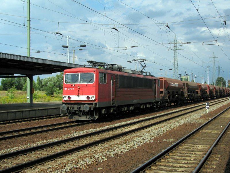 155 234-8 mit einem Schttgut GZ durch Berlin Schnefeld Flughafen am 28.08.