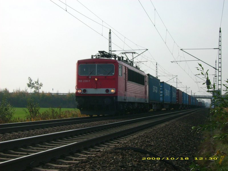 155 239 durchfhrt mit einem Containerzug Grfenhainichen in Richtung Berlin.