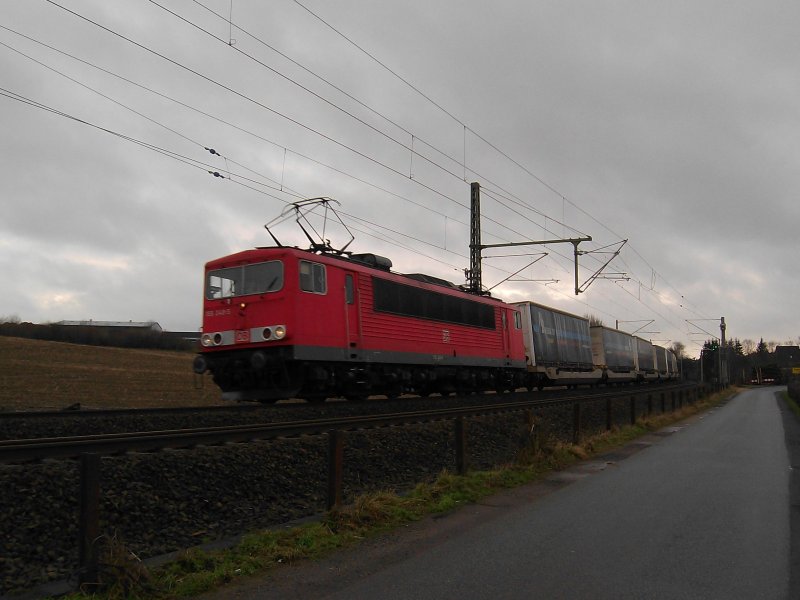 155 243-5 zieht am 24.01.09 den FZT 53544 AM - ALSK bei Altenfelde Richtung Lbeck.