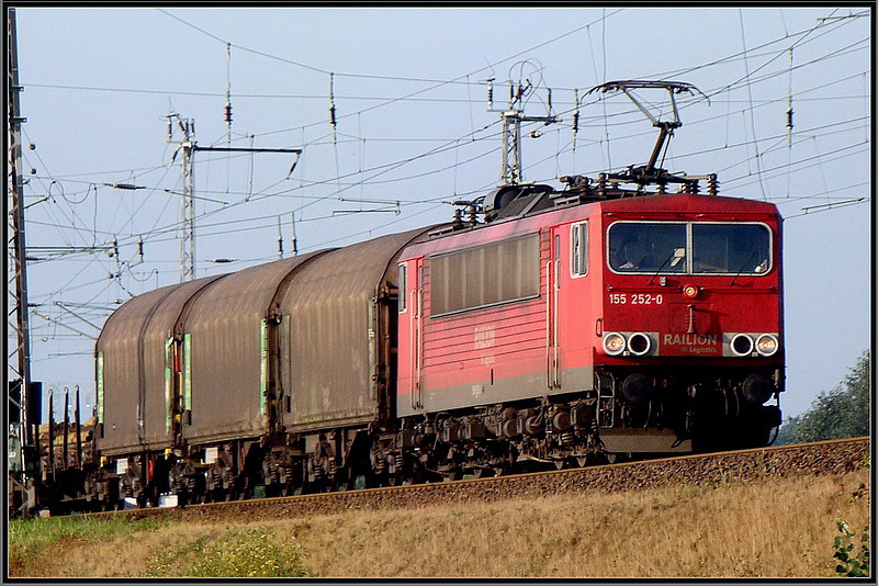 155 252-0 vor -45504- aus Seddin, auf dem Rgendamm.  
Stralsund am 02.09.09 