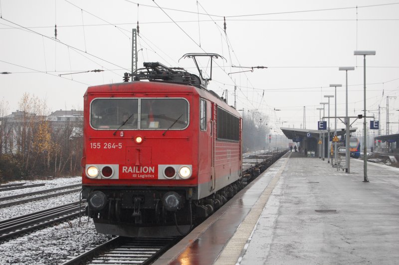155 264-5 mit Containerzug am 29.11.2008 durch Gttingen -> Northeim