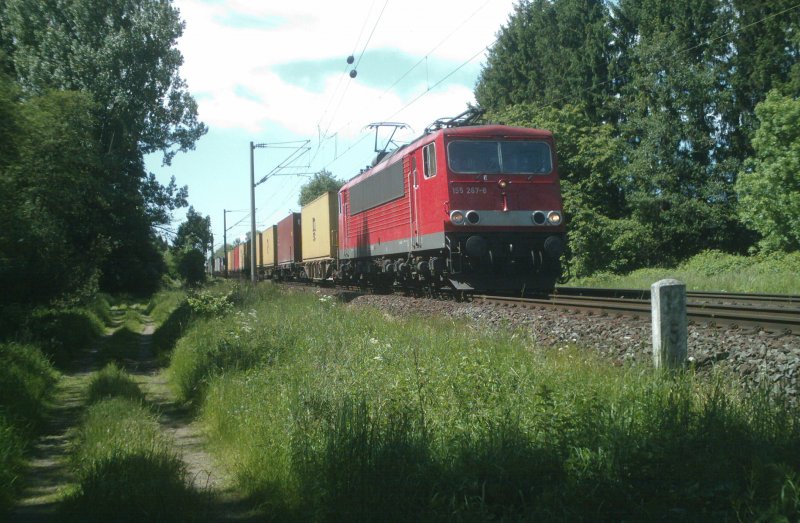 155 267-8 mit Containerzug am 22.05.2008 Hhe Peine-Horst