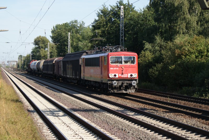 155 271-0 fuhr mit einem kurzen gemischten G�terzug am 19.08.2009 in Richtung Wunstorf.