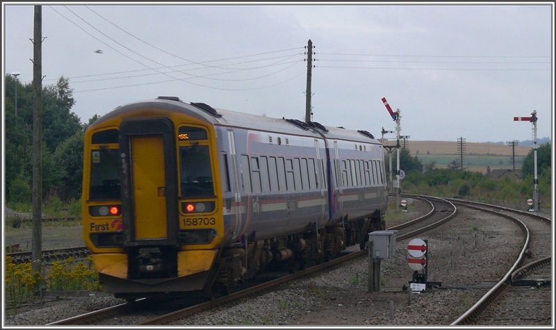 158703 verlsst Inverurie Richtung Inverness. (05.08.2008)