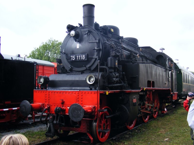 15.Dampfloktage in Meiningen   
BR 75 1118 am 05.09.2009 auf dem Fest