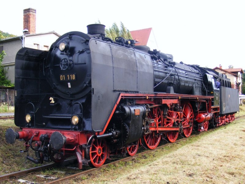 15.Dampfloktage in Meiningen

BR 01 118 am 05.09.2009 vor dem Werkstor des thringischen Dampflokwerkes 