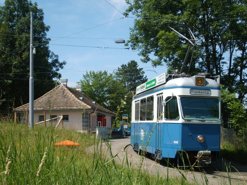 1646 auf der Linie 13, Endhaltestelle Albisgtli.