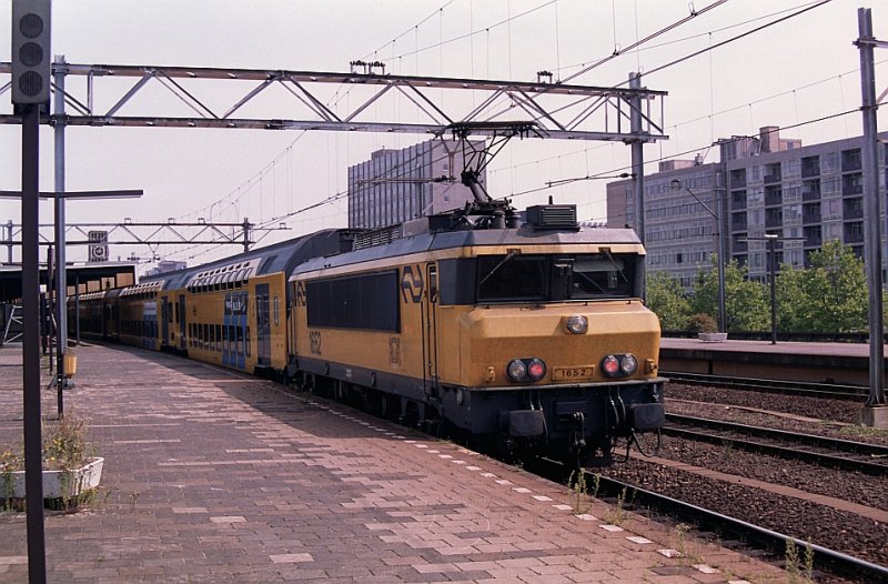 1652 in Leiden 29-07-1992.