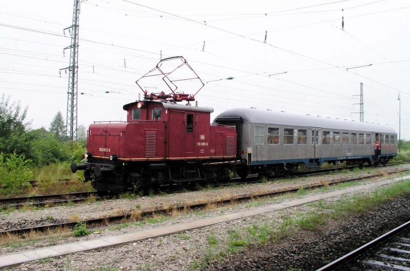 169 005 am 21-8-2005 in Murnau beim Bahnhofsfest anlsslich 100 Jahre elektrische Eisenbahn