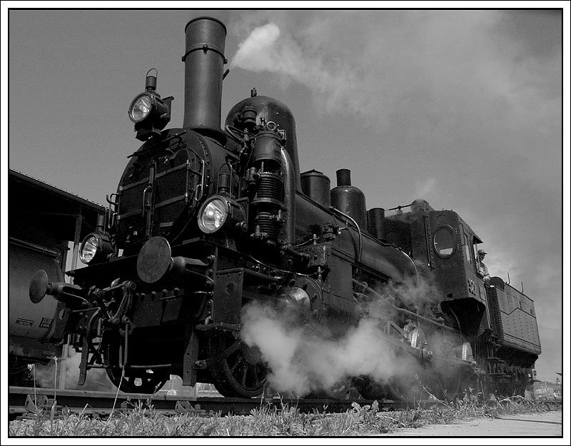 17c 372 vom Heizhaus Strasshof bei der Dampflokparade am Graz-Kflacher Bahnhof am 19.5.2007. Diese Maschine wurde 1968 von der GKB dem 1. SEK betriebsbereit bergeben.