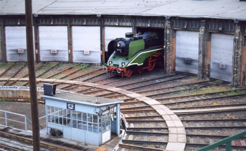 18 201 1996 nach der Ankunft vom Tag der Sachsen aus Torgau in Halle P. 

