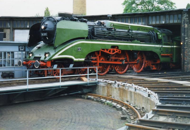 18 201 1996 nach den Dreharbeiten zur ZDF Sendung  Lass dich �berraschen  und Fahrt zum Tag der Sachsen in Torgau in Halle P.

