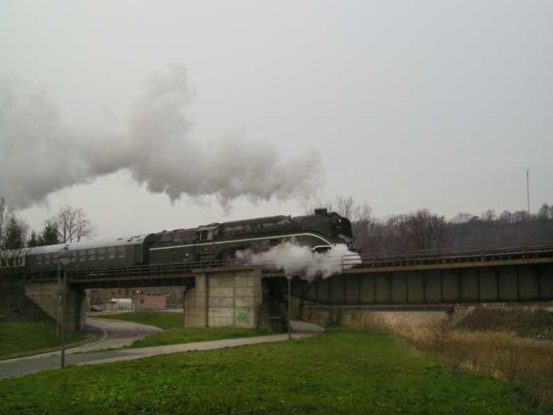 18 201 fhrt am 03.04.07 von Nossen nach Dresden Friedrichstadt. 