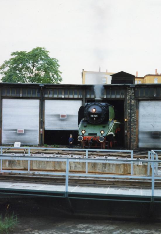 18 201 und ich 1996 nach der Ankunft vom Tag der Sachsen aus Torgau in Halle P. 
