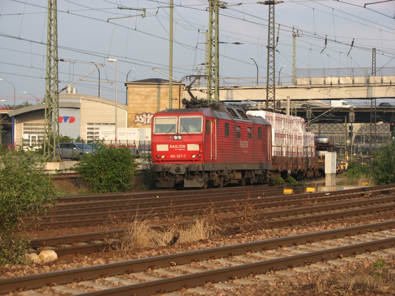 180 007-7 mit Gterzug von Tschechien komment ist zum Gterbahnhof Dresden-Friedrichstadt unterwegs.05.06.07. 
