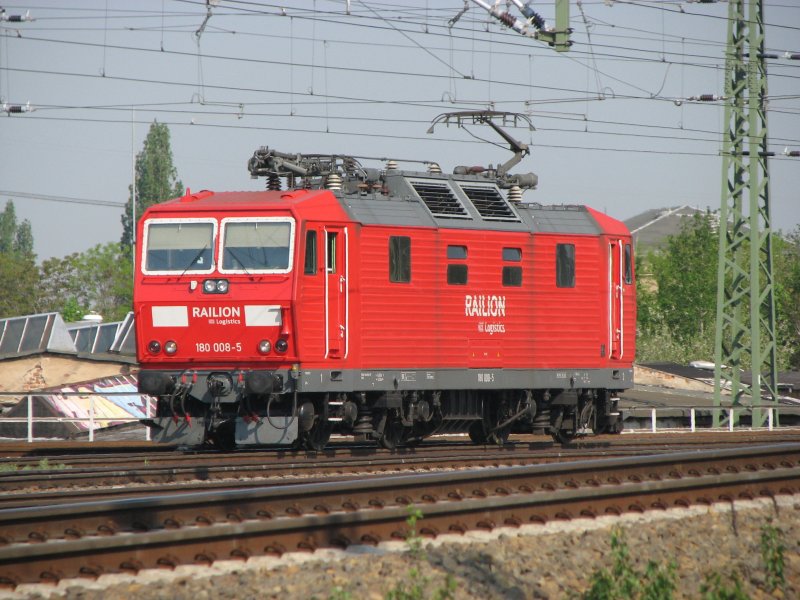 180 008-5 von Railion DB Logistics solo unterwegs Richtung Dresden-HBF.28.04.07
