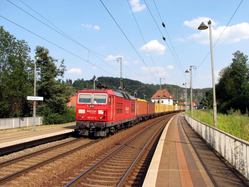 180 017 mit Gterzug in Kurort Rathen (27.07.2006)