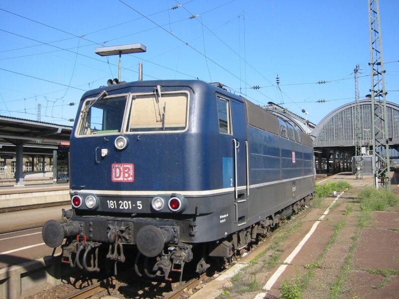 181 201 am 03.10.2004 abgestellt in Karlsruhe Hbf.