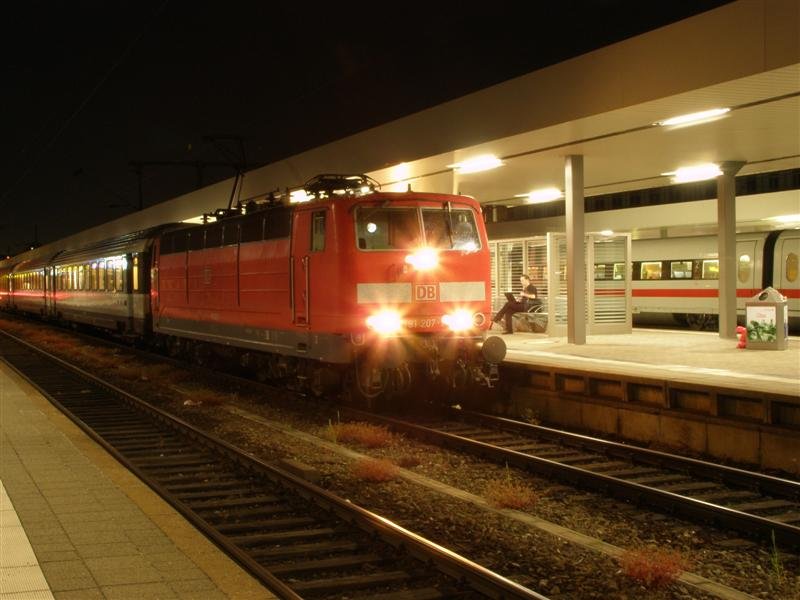 181 207 Abends am EC53 in Mannheim.