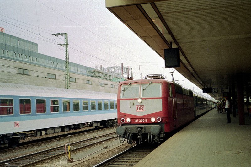181 209-8 am HBF Saarbrcken, 1996