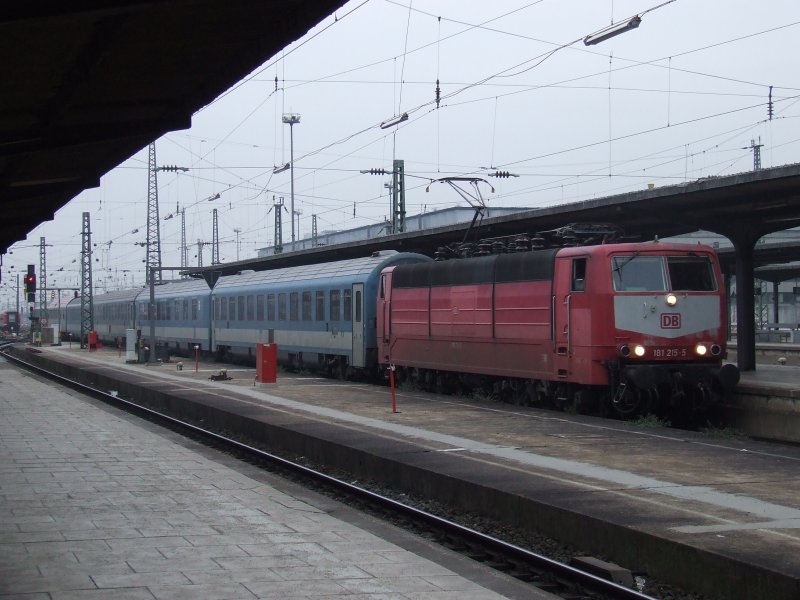 181 215 mit EN 409 am 2.1.2009 in Frankfurt/Main Hbf