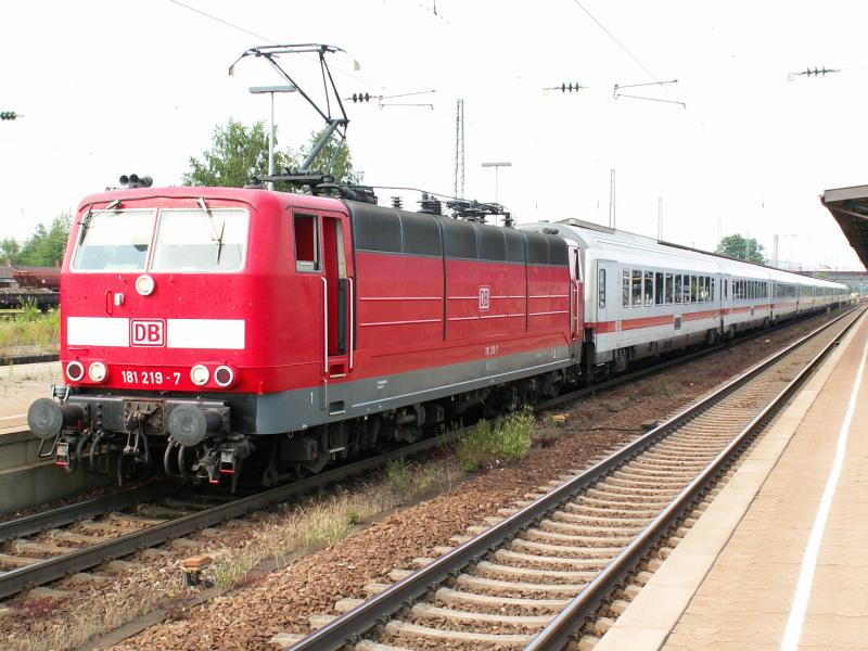 181 219 mit EC 56 am 24.6.05 in Homburg Saar.