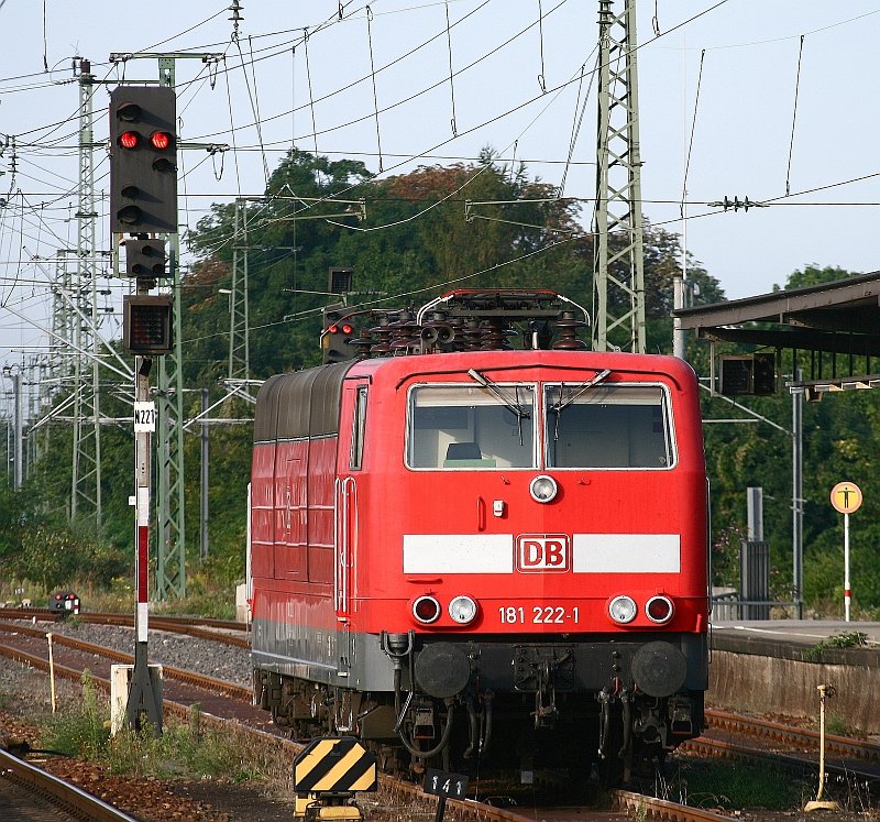 181 222-1 steht am Morgen des 02. September 2008 im Karlsruhe Hauptbahnhof abgestellt und wartet auf neue Aufgaben.