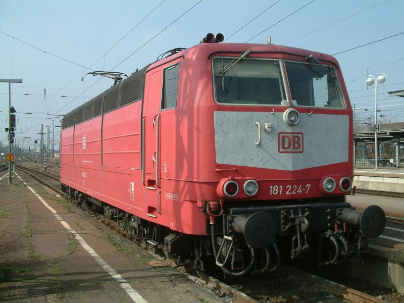 181 224 am 24.3. 05 abgestellt in Karlsruhe Hbf