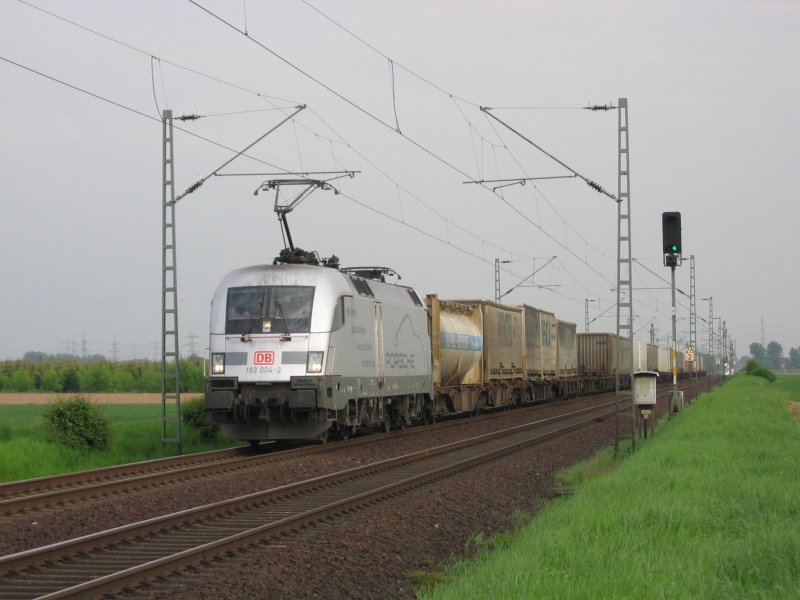 182 004-2 mit dem Wenzel nach Neuss Gbf in Neuss Allerheiligen am 30.04.2009
