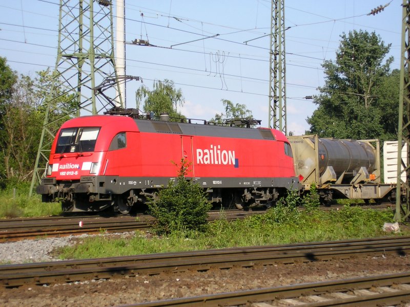 182 012-5 Railion Deutschland mit Containerzug in Kln-Gremberg am 19.06.2007