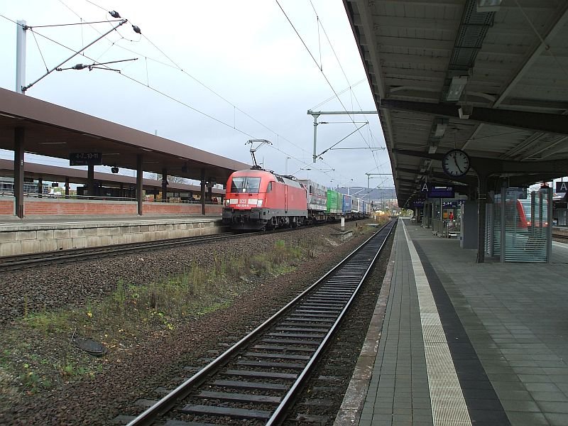 182 024 mit einem KLV am 9.11.2007 in Gttingen
