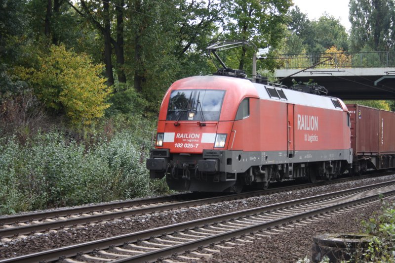 182 025 mit einem fetten Boxxer in Limmer