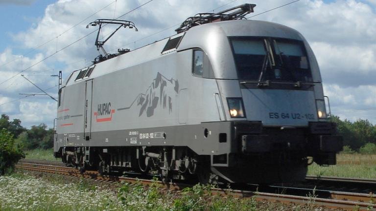 182 502 fhrt LZ bei Wiesental (KBS 700) Richtung Mannheim. (Juli 2007)